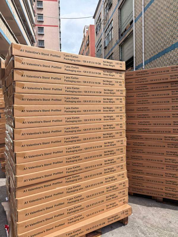 Một số lượng lớn đơn hàng từ SINST đã được đóng vào container và vận chuyển đi thị trường nước ngoài
